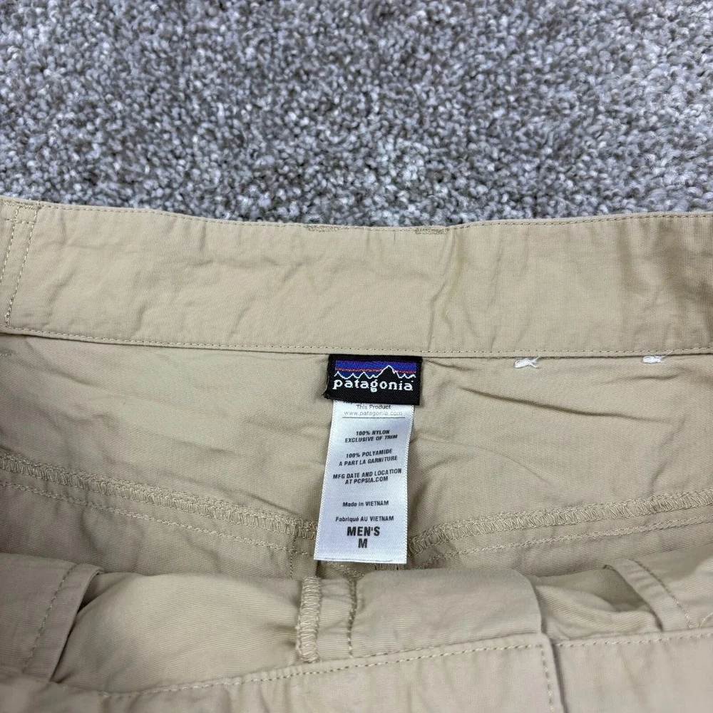 Patagonia Guidewater Shorts Mens Medium Beige Nylon Lightweight Zipped Pocket